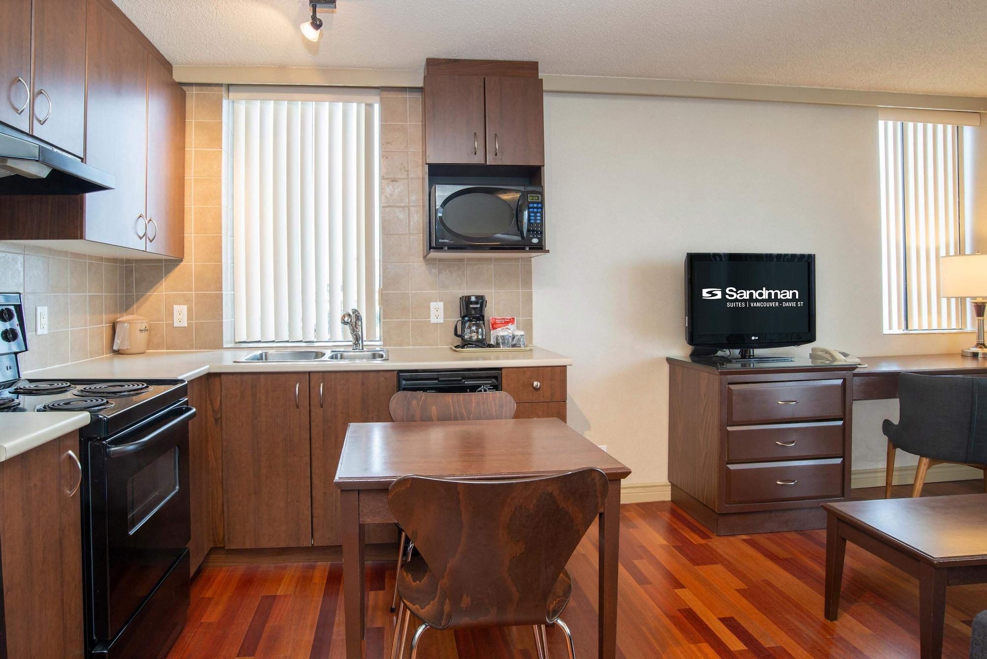 Sandman Suites Vancouver on Davie Extérieur photo