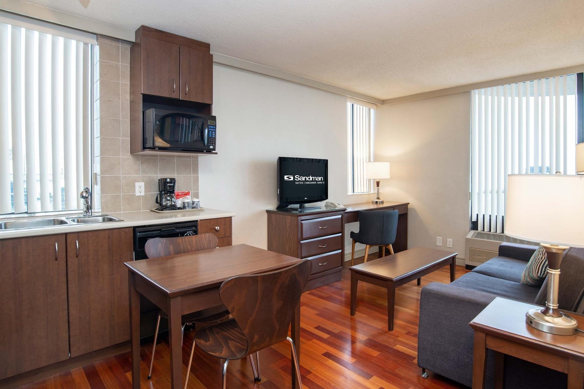 Sandman Suites Vancouver on Davie Extérieur photo