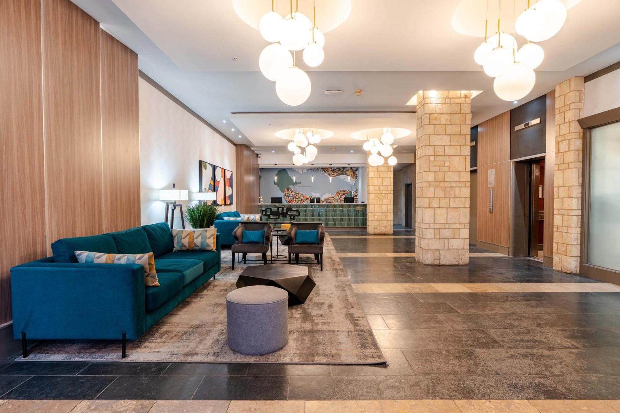 Sandman Suites Vancouver on Davie Extérieur photo