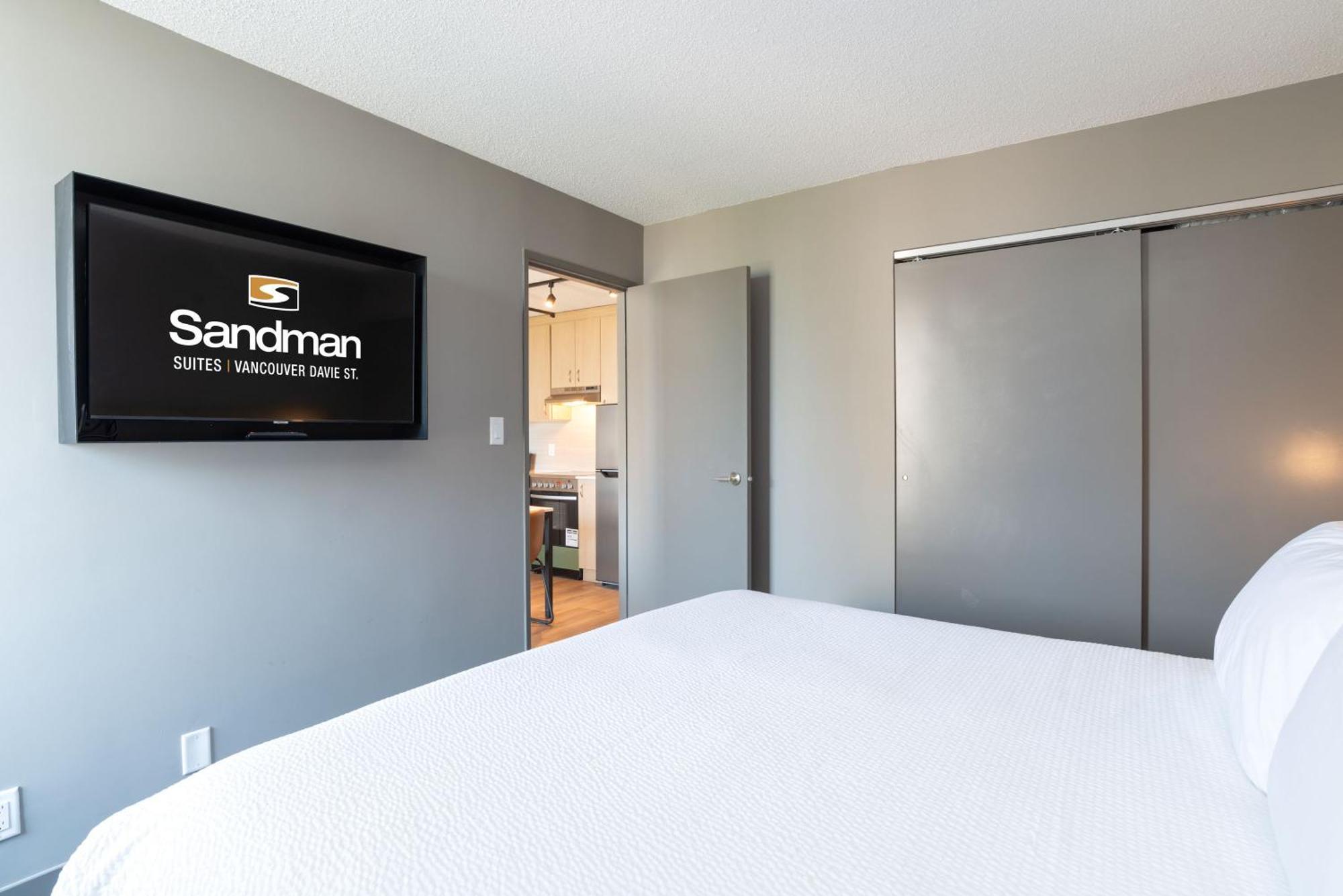 Sandman Suites Vancouver on Davie Extérieur photo