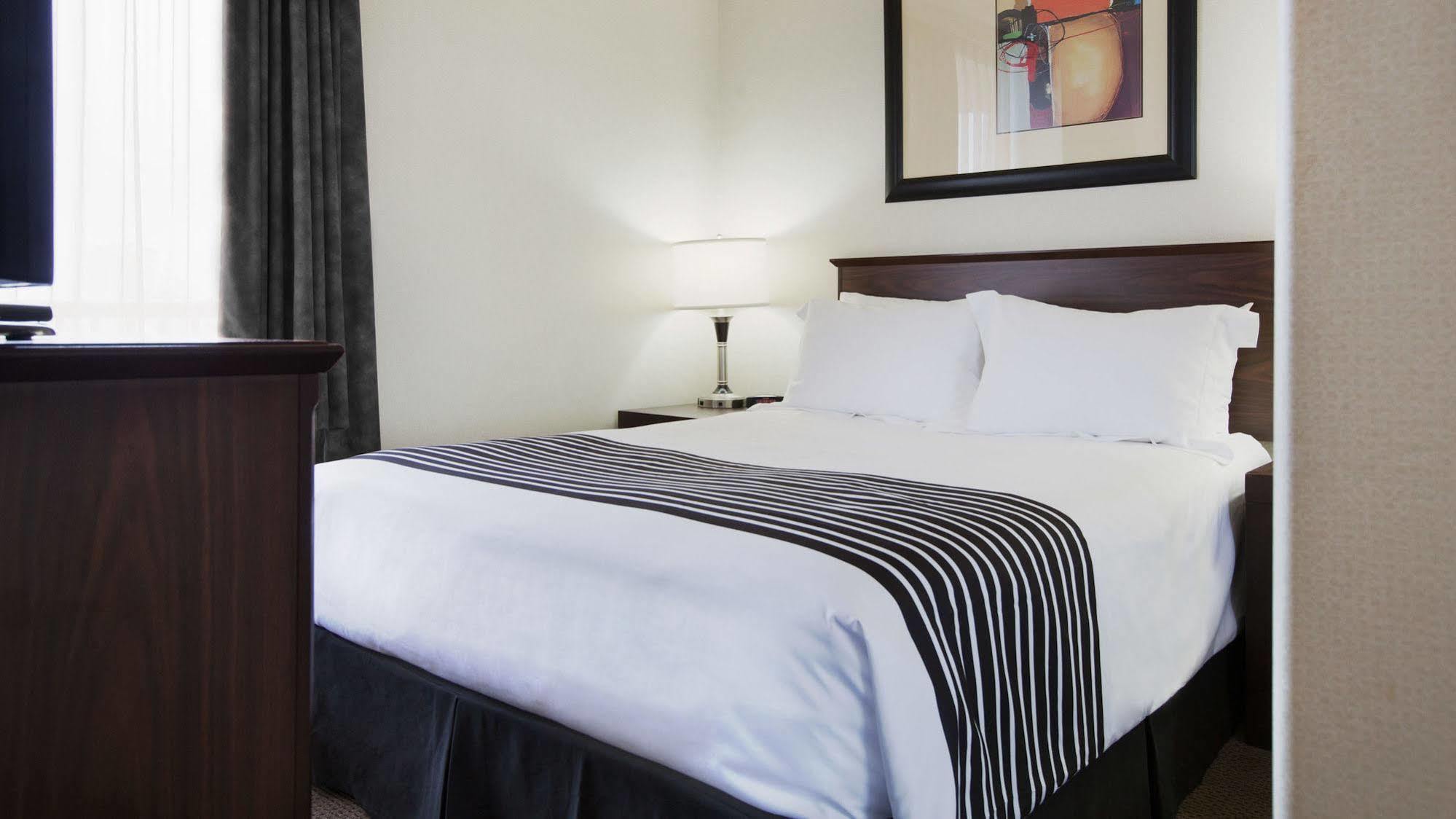Sandman Suites Vancouver on Davie Extérieur photo