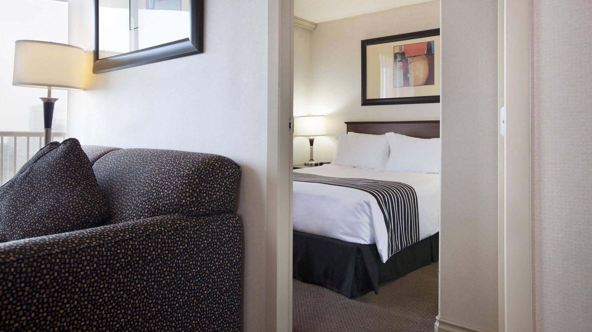 Sandman Suites Vancouver on Davie Extérieur photo