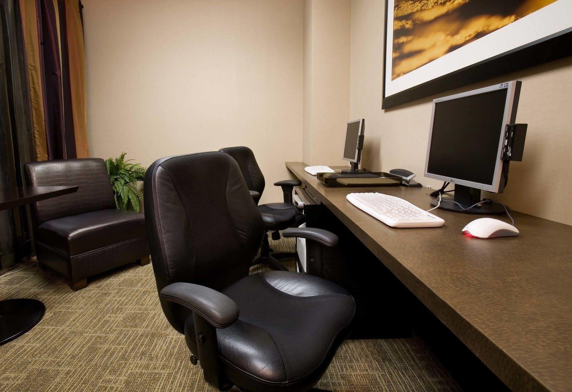 Sandman Suites Vancouver on Davie Business photo